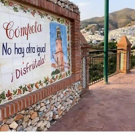Сasa de vacaciones Casa Marlo, Spacious House In The Lively Centre Of *