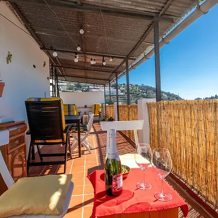 Сasa de vacaciones Casa Marlo, Spacious House In The Lively Centre Of Cómpeta