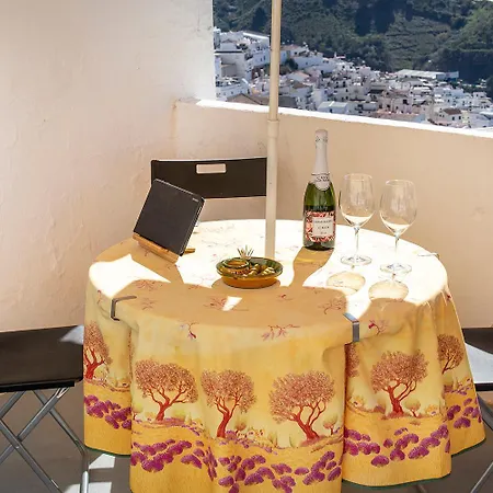 Сasa de vacaciones Casa Marlo, Spacious House In The Lively Centre Of