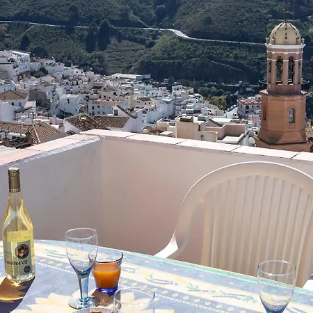Сasa de vacaciones Casa Marlo, Spacious House In The Lively Centre Of