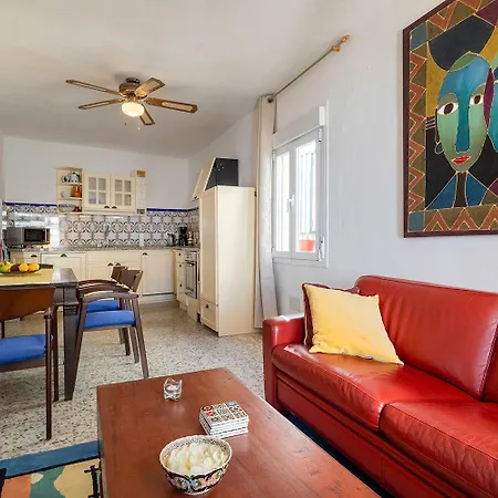 Сasa de vacaciones Casa Marlo, Spacious House In The Lively Centre Of