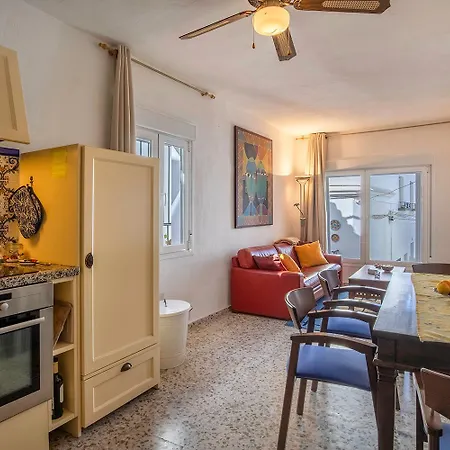 Casa Marlo, Spacious House In The Lively Centre Of *