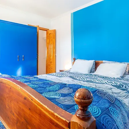 Сasa de vacaciones Casa Marlo, Spacious House In The Lively Centre Of