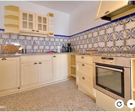 Casa Marlo, Spacious House In The Lively Centre Of Сasa de vacaciones